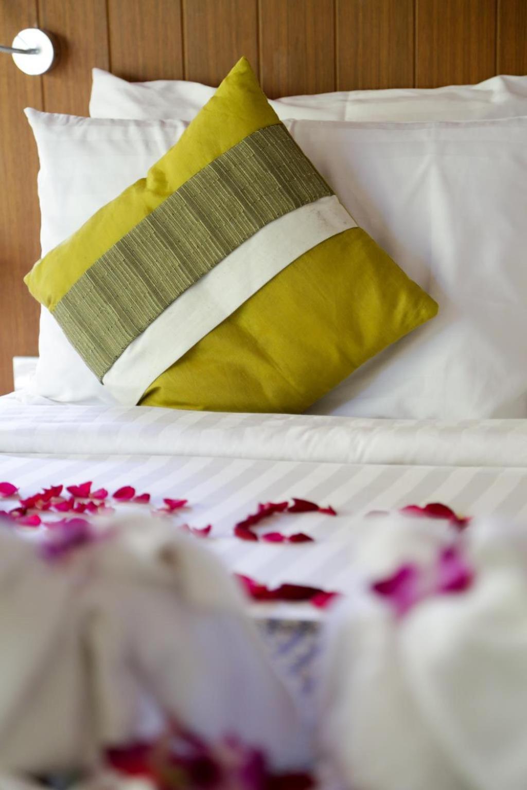 Choeng Mon Samui Honey Cottages Beach Resort - Sha Extra Plus מראה חיצוני תמונה